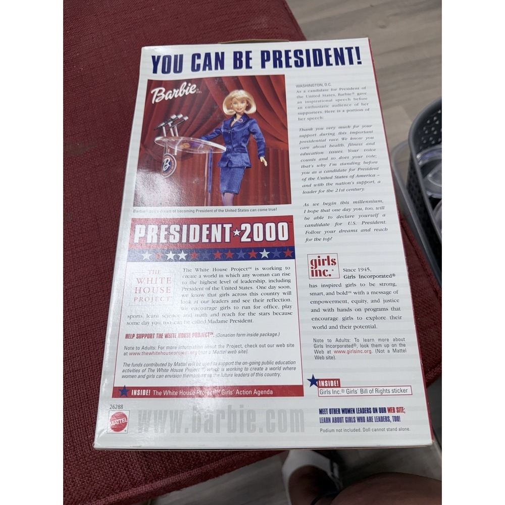 1999 MATTEL BARBIE FOR PRESIDENT 2000 TOYS "R" US EXCLUSIVE VTG BARBIE DOLL - Picture 2 of 2